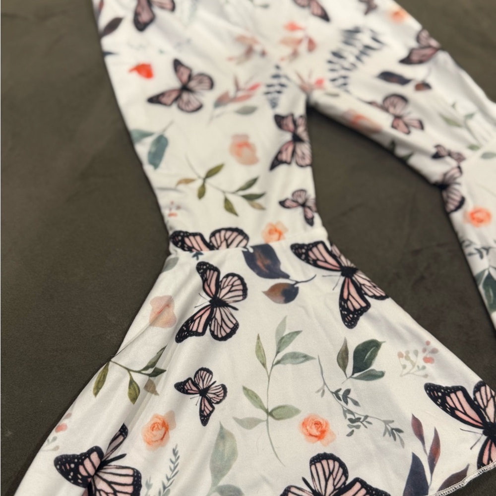 Floral Butterfly Print Flared Pants - Picture 2 of 4